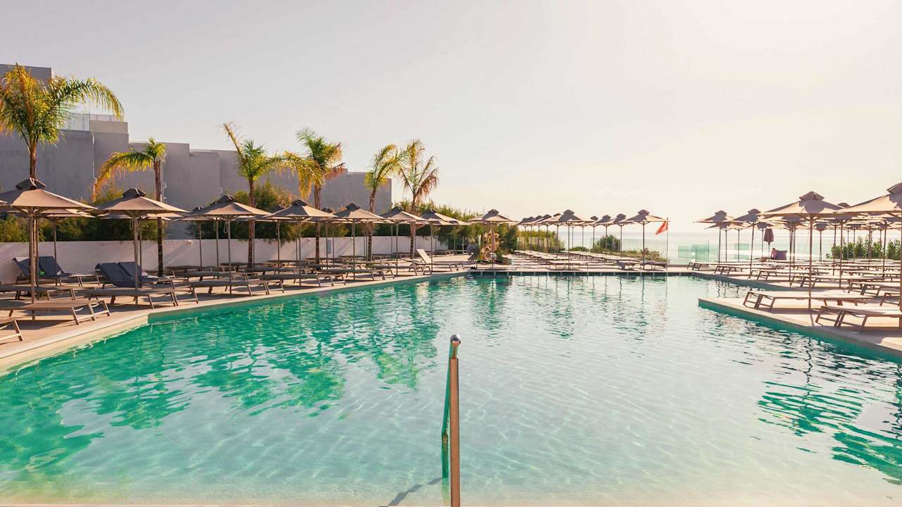 Pool Blue Sea Island