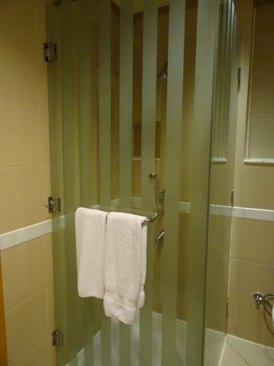 Zimmer Parrotel Beach Resort