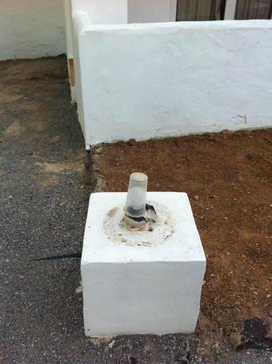 Das war mal eine Lampe Cala Llenya Resort Ibiza