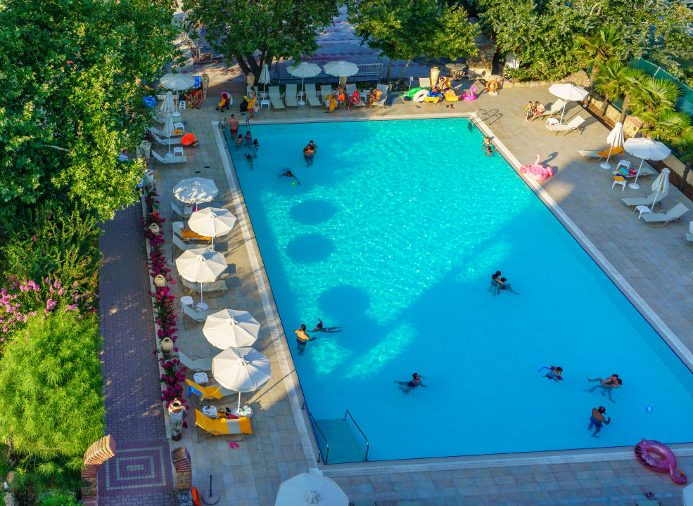 Pool Cronwell Platamon Resort
