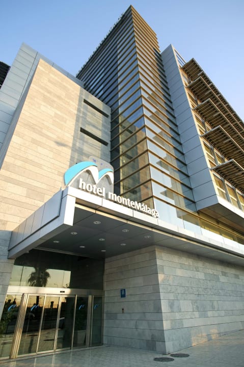 Foto parcial de la entrada Hotel Ilunion Málaga