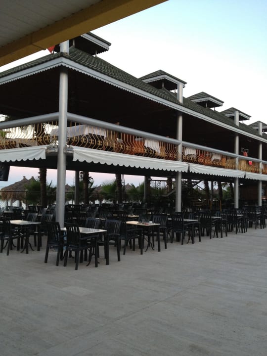 Unten Poolrestaurant ... oben Fischrestaurant Botanik Hotel & Resort