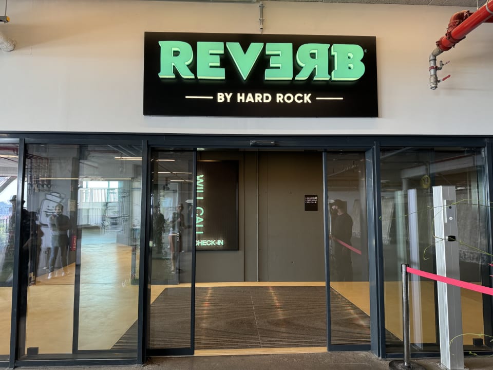 Lobby REVERB by Hard Rock Hamburg