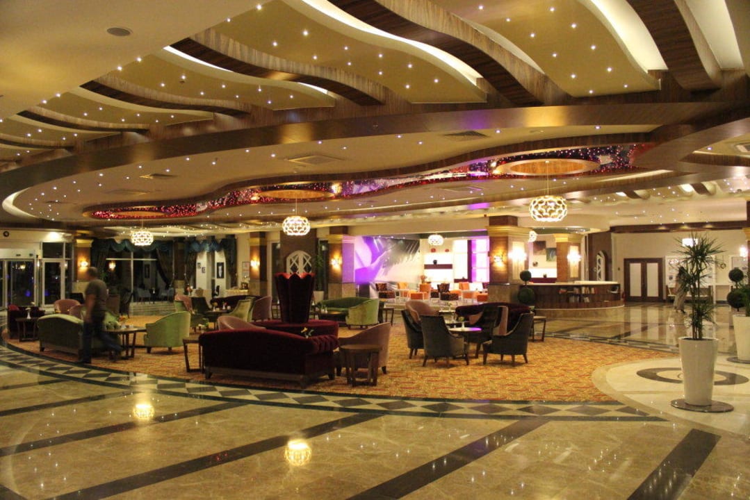 Eingangshalle Dizalya Palm Garden