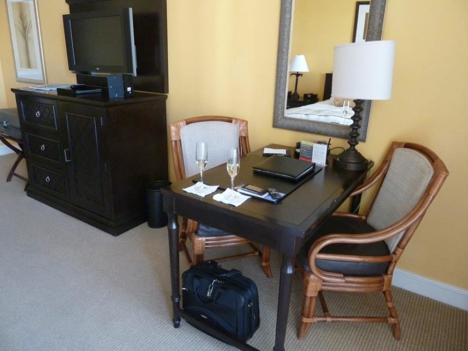 Schreibtisch mit Internetanschluss/LCD-TV Sandpearl Resort