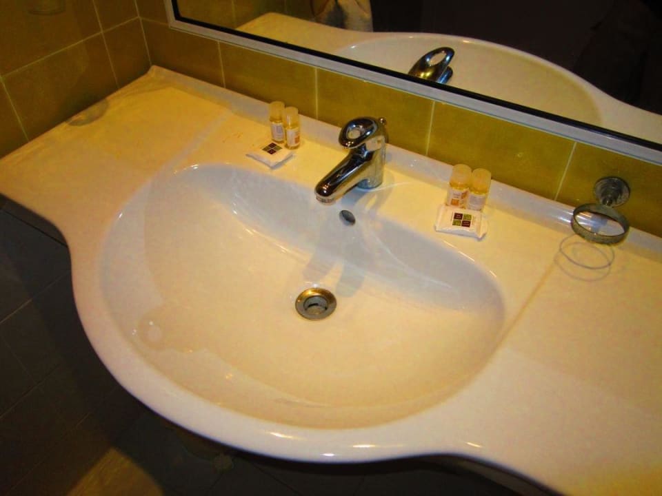 Waschbecken, Shampoo nur am ersten Tag Houda Golf & Beach Club