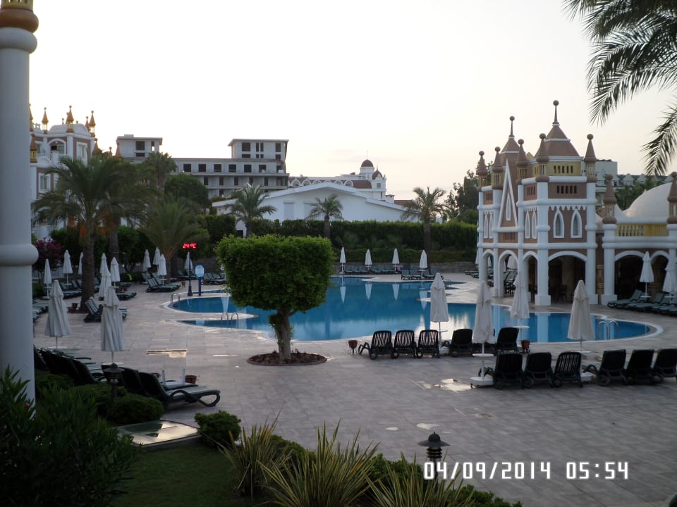 Relaxpool Kamelya Aishen Club