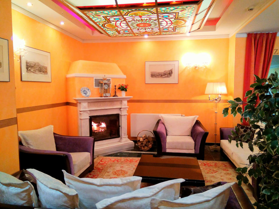 Lobby Alexa Hotel