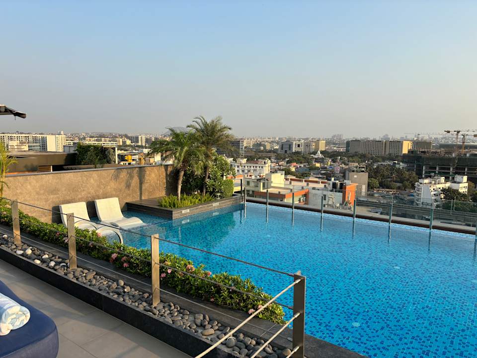 Pool Radisson Blu Mumbai International Airport