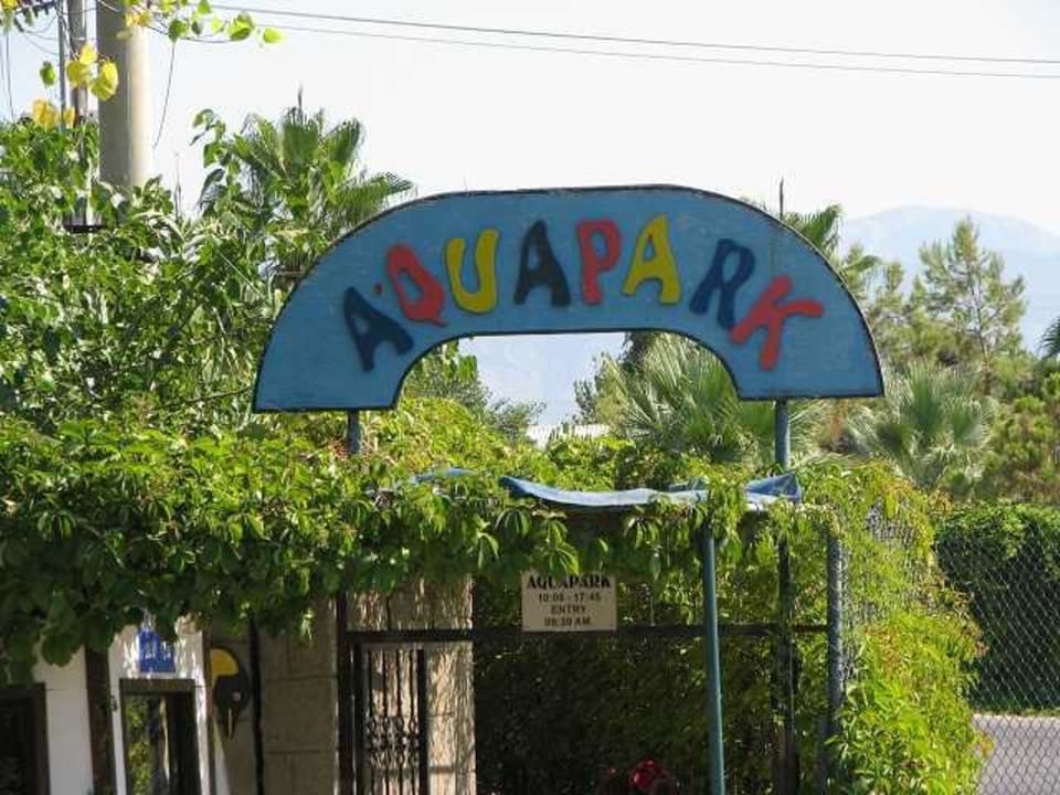 Eingang zum Aquapark Ali Bey Club