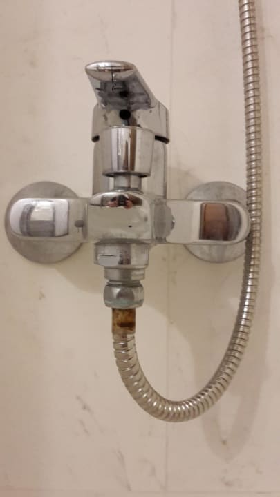 Armaturen verrostet und schnuddelig  Vantaris Luxury Beach Resort