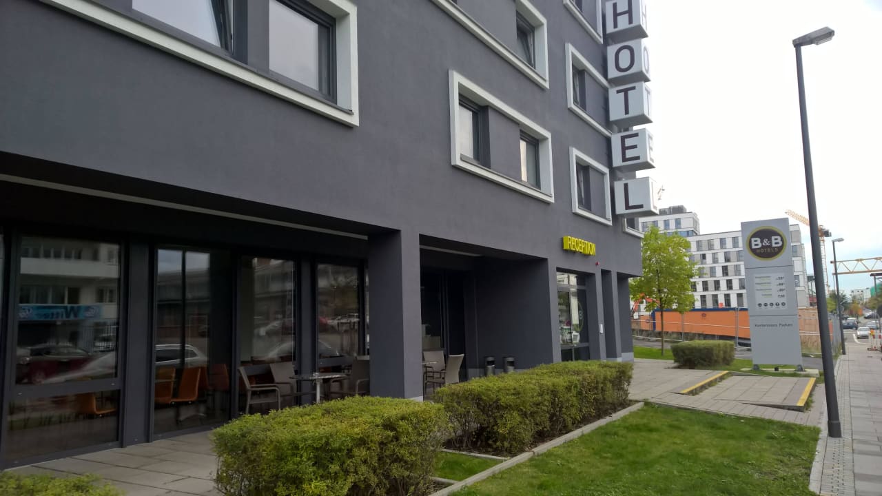 Außenansicht Richtung Bahnstadt B&B Hotel Heidelberg