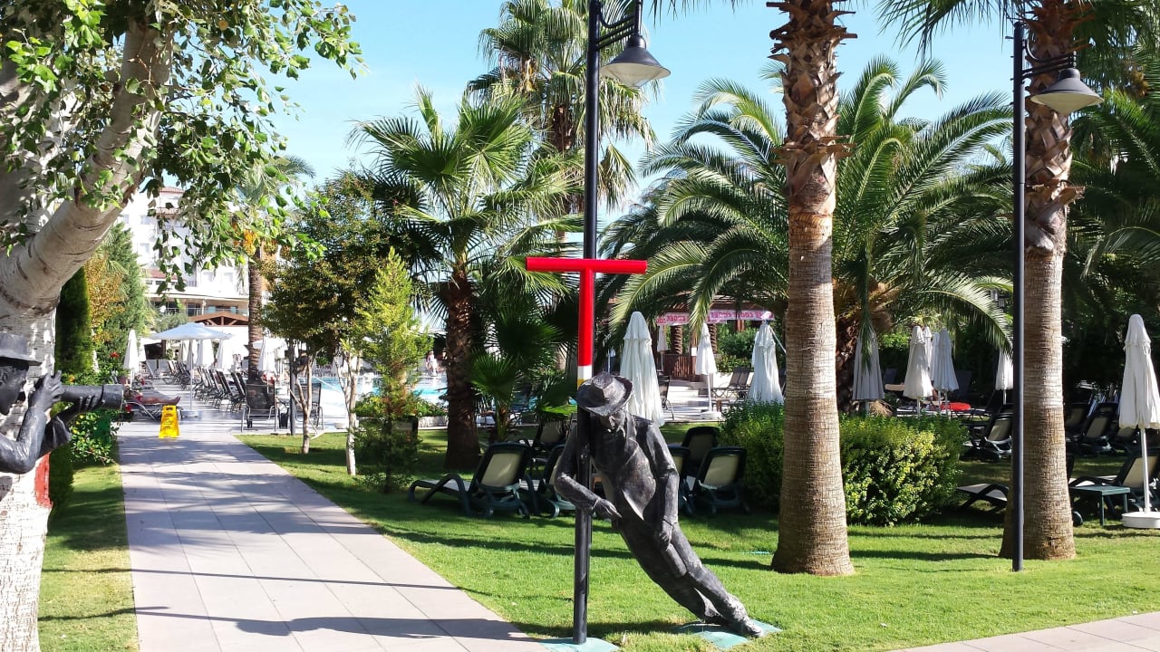 Weg durch die Anlage Belek Beach Resort Hotel