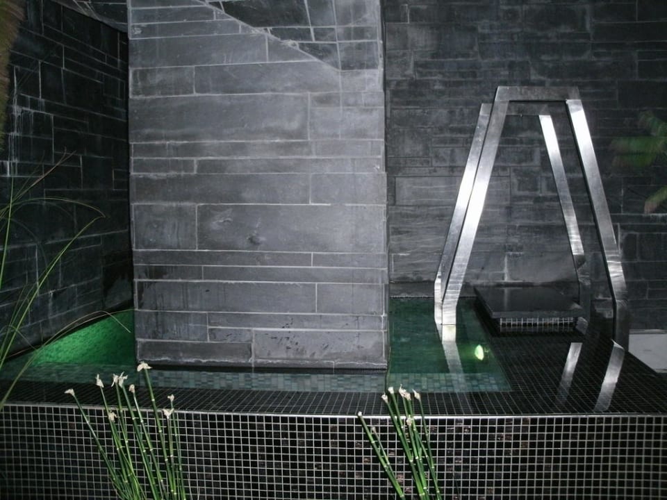 Kaltwasserbecken im Spabereich Parkhotel Heidehof