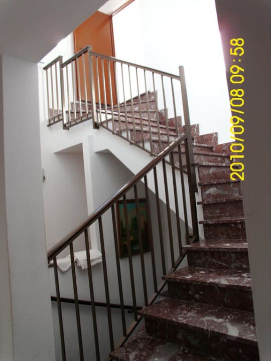 Treppenhaus Pension Maria Eugenia
