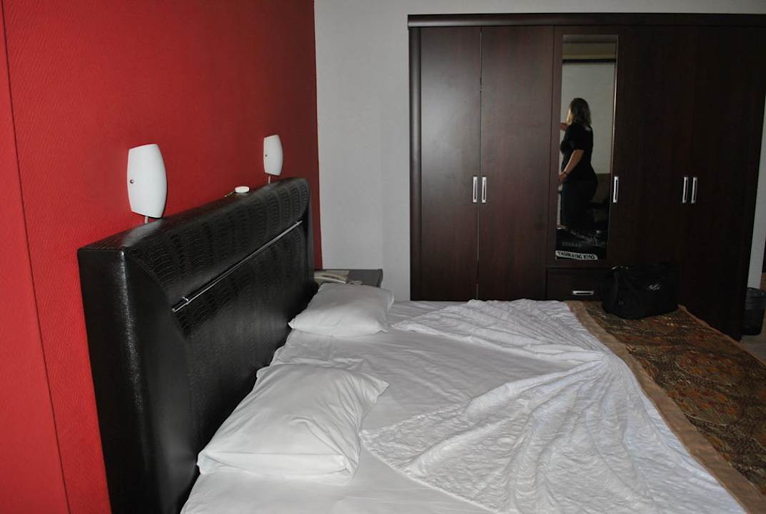 Großer Schrank - Suite Hotel Aslan City Kleopatra