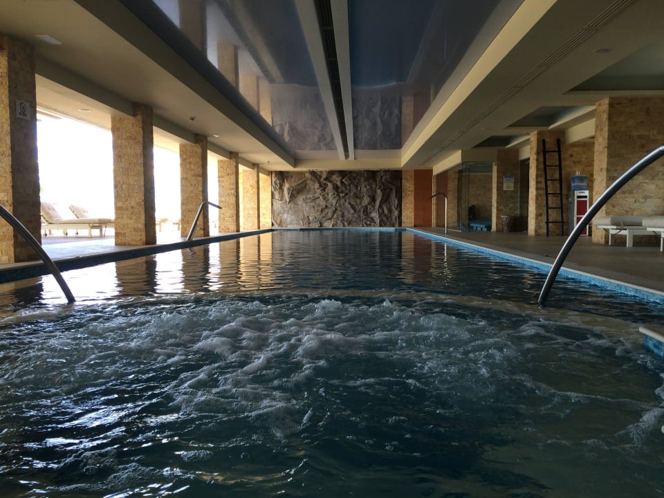 Innenpool im Spacenter Ikaros Beach Luxury Resort & Spa - Adults Only