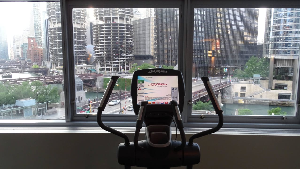 Vom Fitnessraum Hotel Wyndham Grand Chicago Riverfront