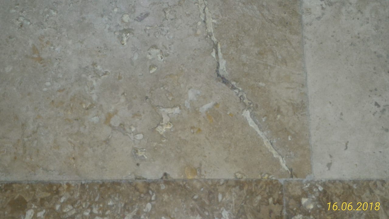 Risse im Zimmerboden Royal Atlantis Spa & Resort