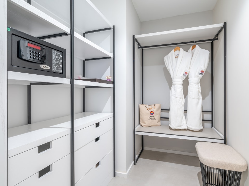 Zimmer Anda Barut Collection