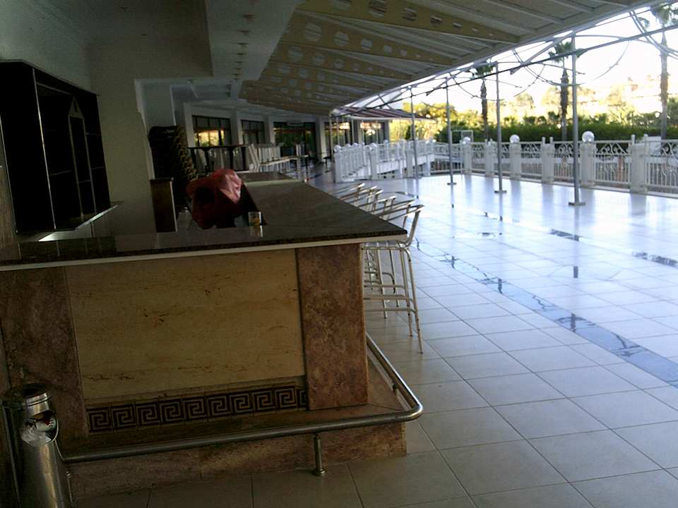 Gastro Side Royal Paradise Hotel