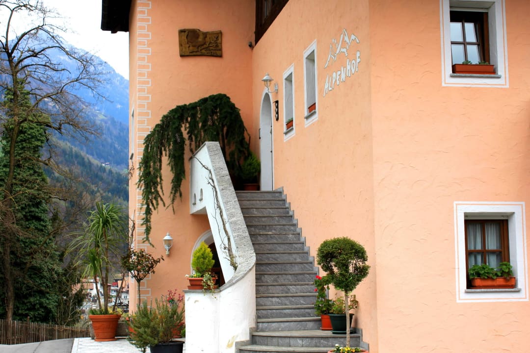 Nebenhaus mit Parkplatz Alpenhof Lodge Passeiertal