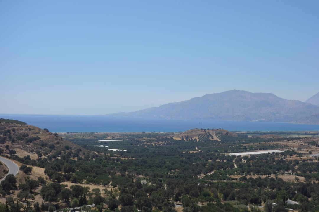 View   from  the  Balcony  Apartments Panoramakamil