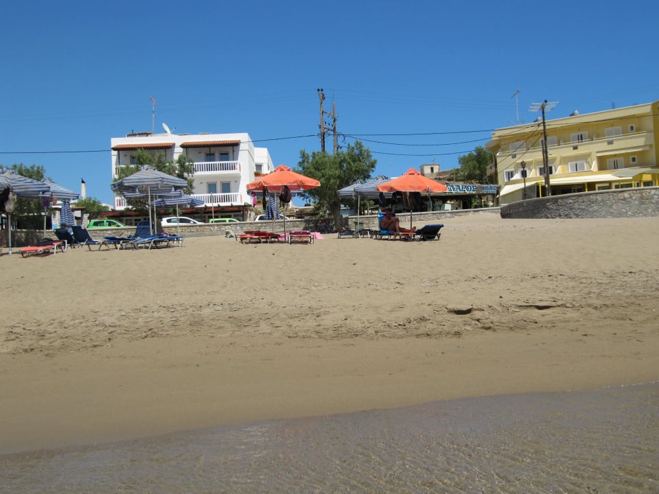 Blick vom Meer zum Hotel Hotel Pal Beach