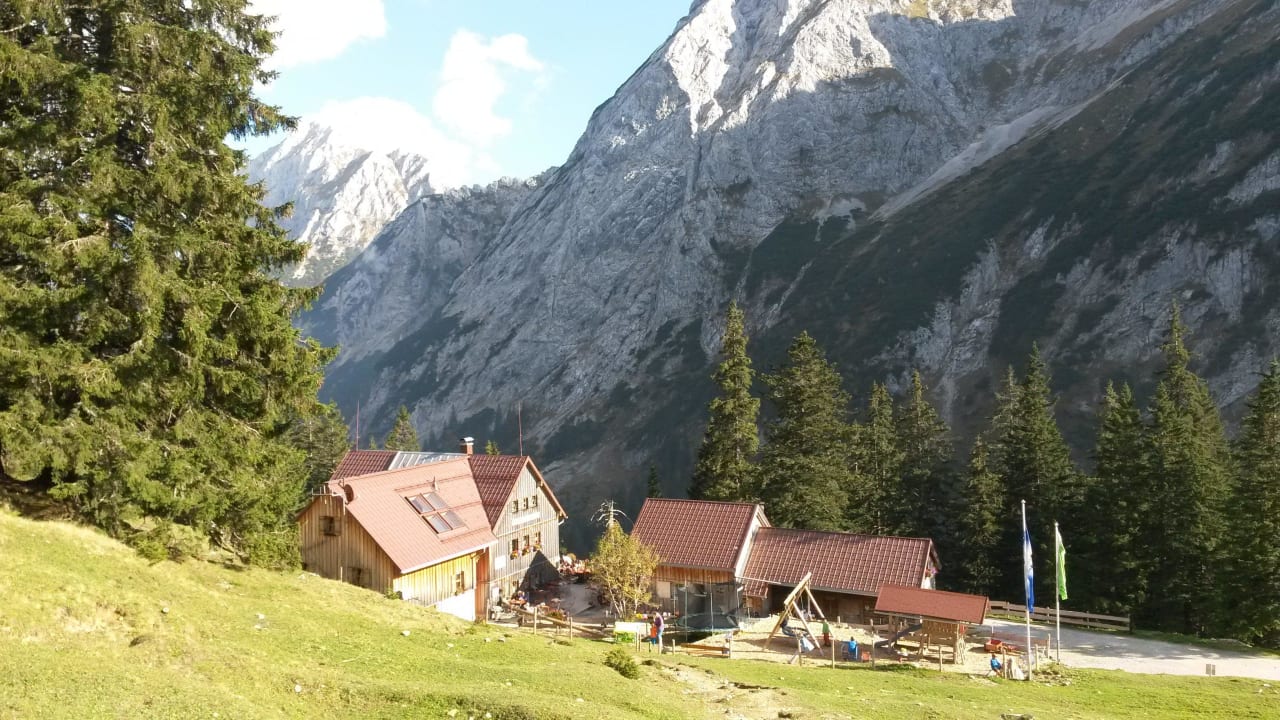 Der 1. Blick  Otto-Mayr-Hütte