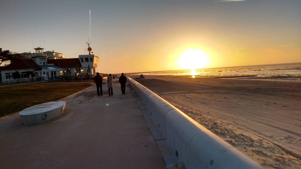 Abendstimmung vor dem Hotel Seelust