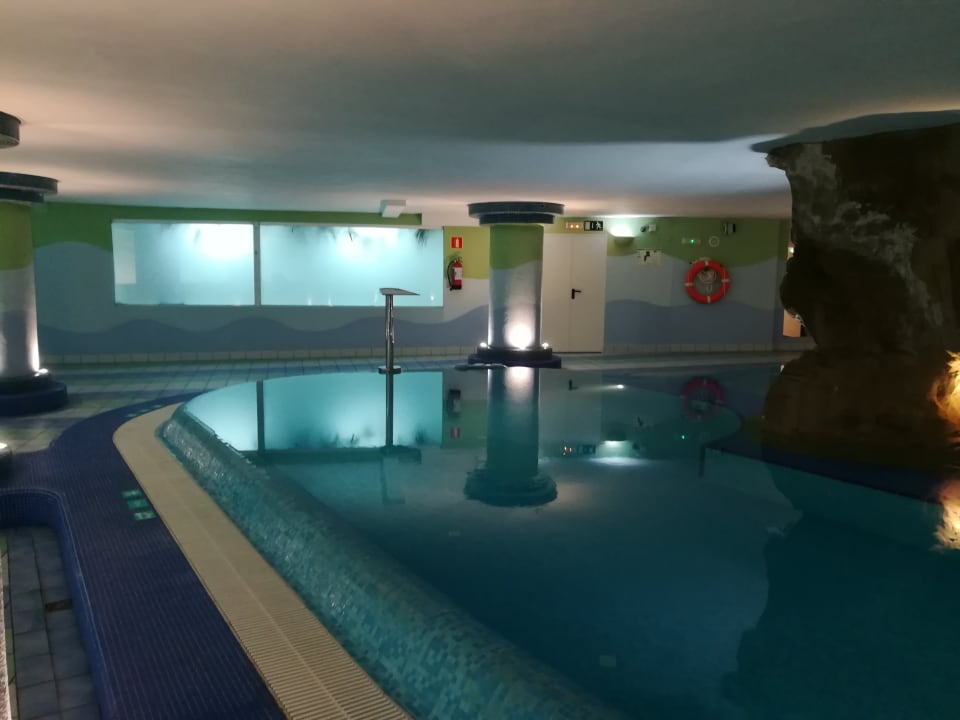 Pool Bull Escorial & Spa