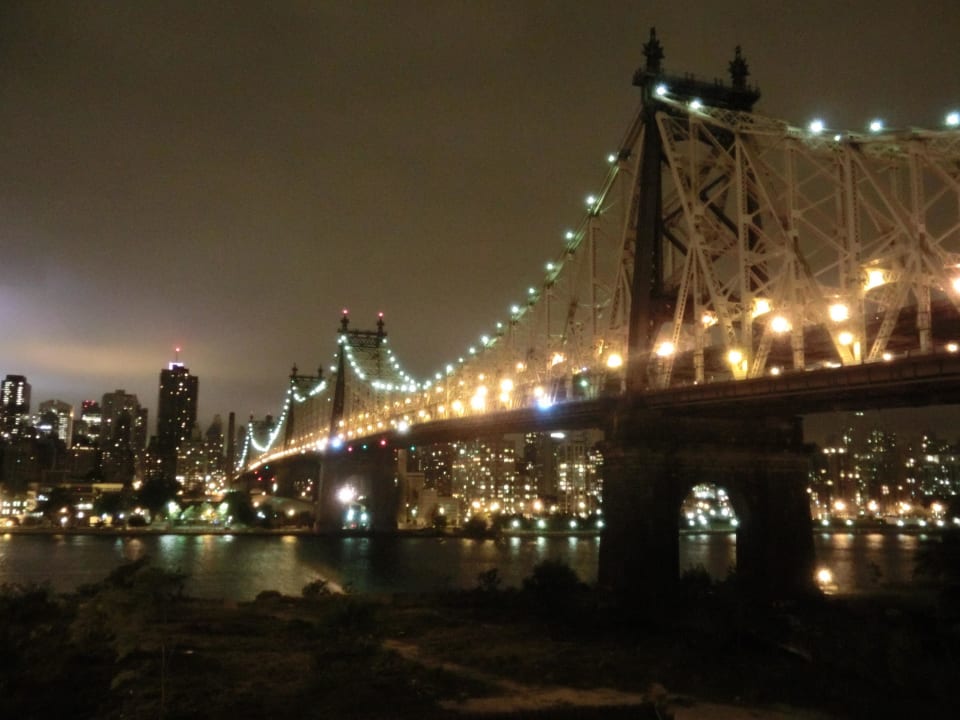 Vom Balkon mit Blick auf die Skyline! Ravel Hotel