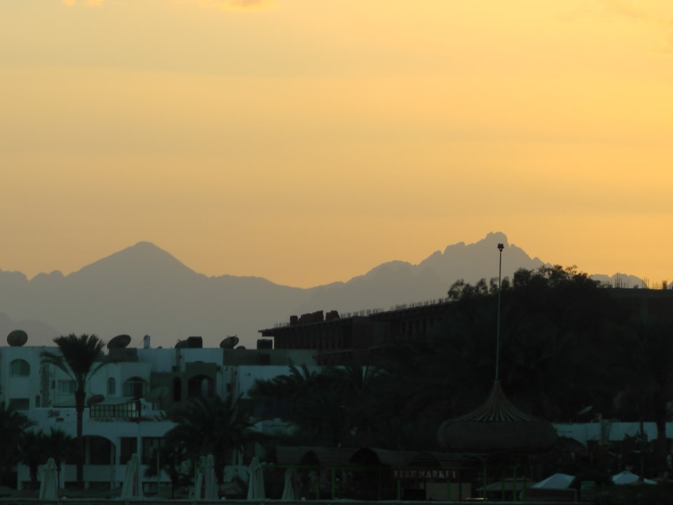 Blick vom Balkon nach dem Sonnenuntergang Marriott Hurghada Beach Resort