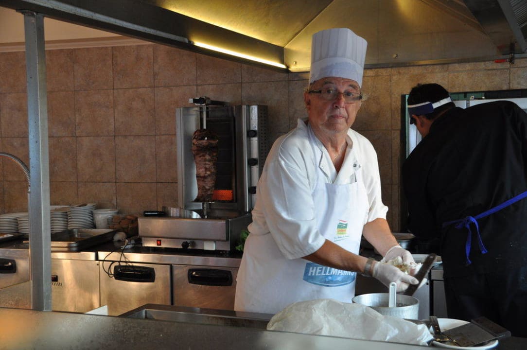 vor kitischen Blicken der Gäste frisch gemacht Hotel Corissia Princess