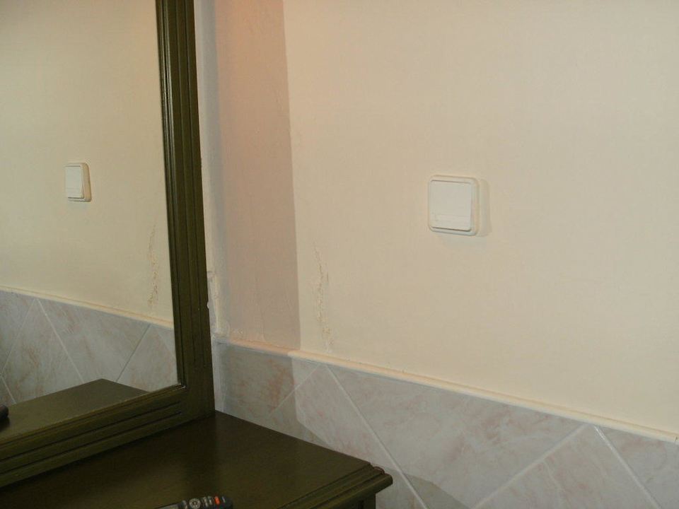 Putz fällt ab Armas Gül Beach