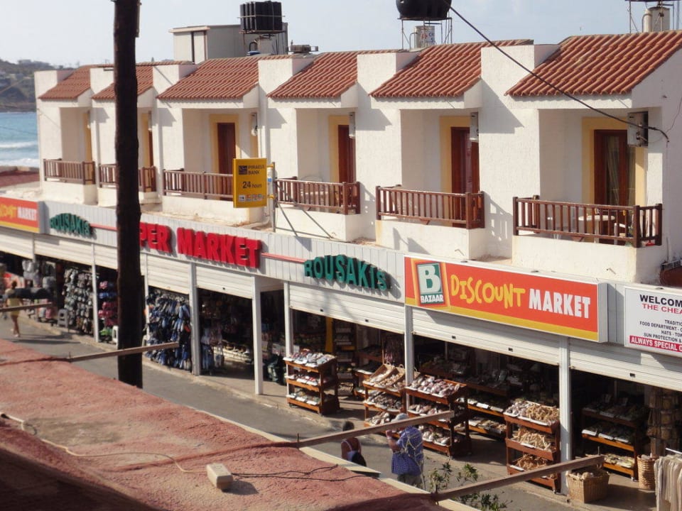 Blick vom Balkon links Hotel Stalis