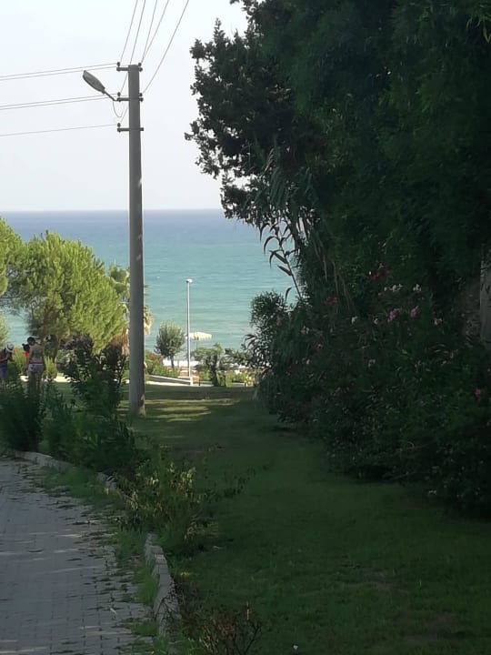 Der weg zum Strand Club Sidelya Hotel