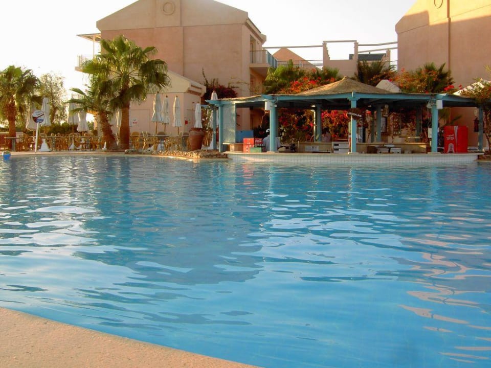 Lagoon Pool  Mövenpick Resort & Spa El Gouna