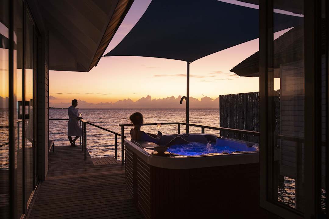 Zimmer Outrigger Maldives Maafushivaru Resort
