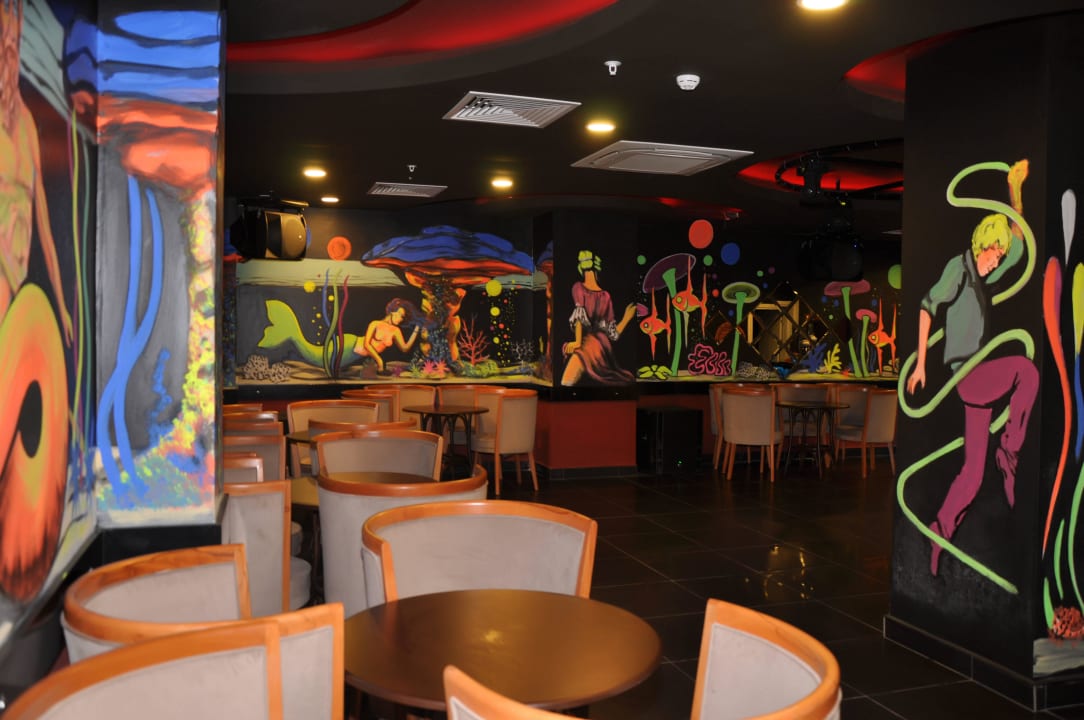 Disco Palm World Side Resort & Spa
