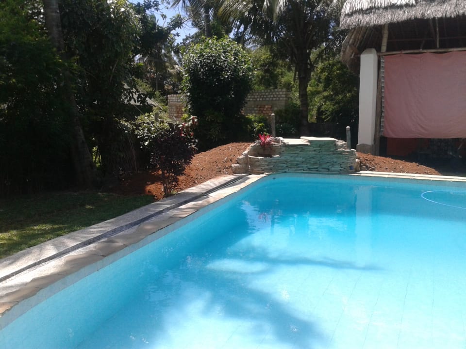 Pool Gästehaus Kama Paradise