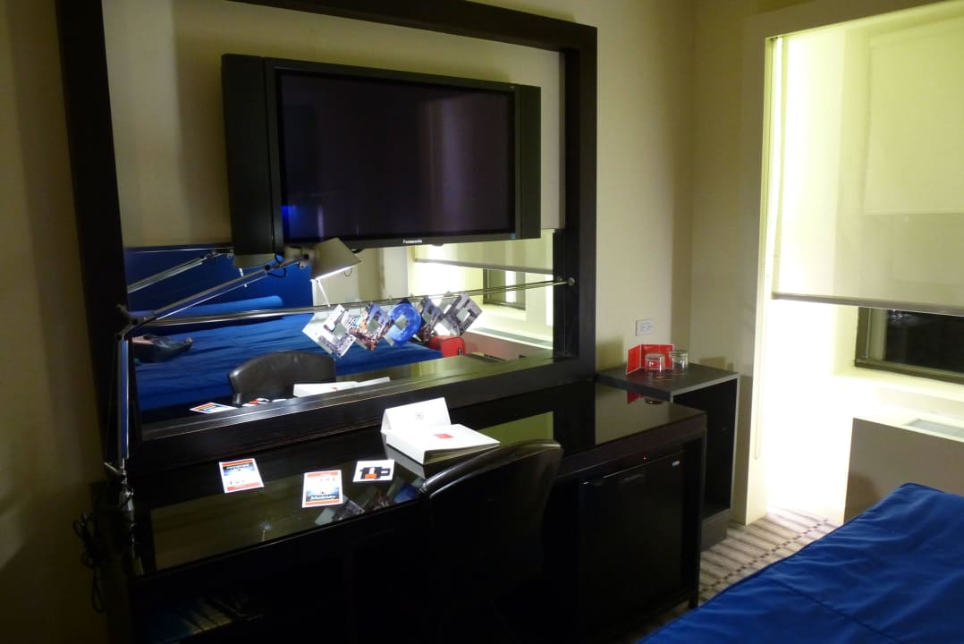 Zimmer 716 The Time Hotel