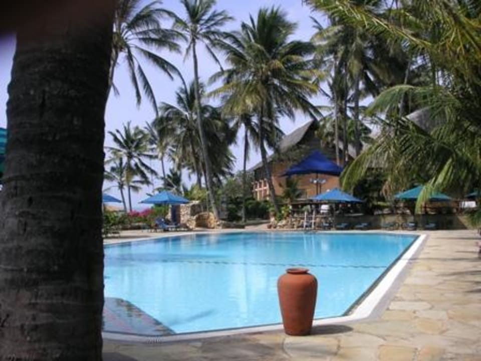 Poolblick Bahari Beach Hotel