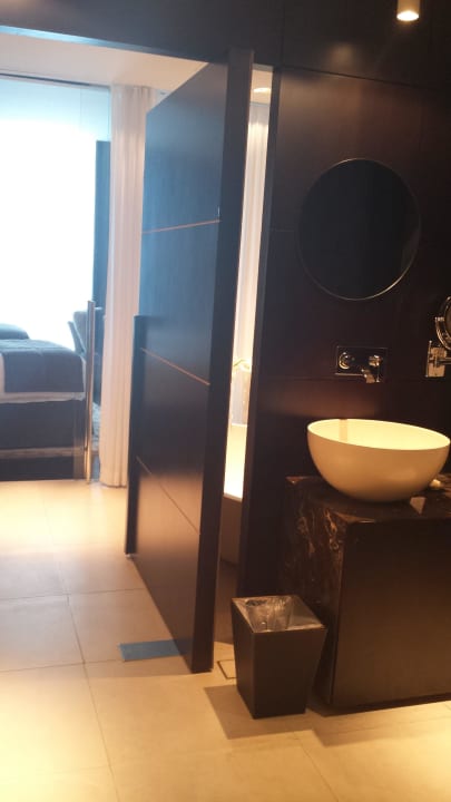 Blick Richtung Betten The Canvas Hotel Dubai MGallery By Sofitel