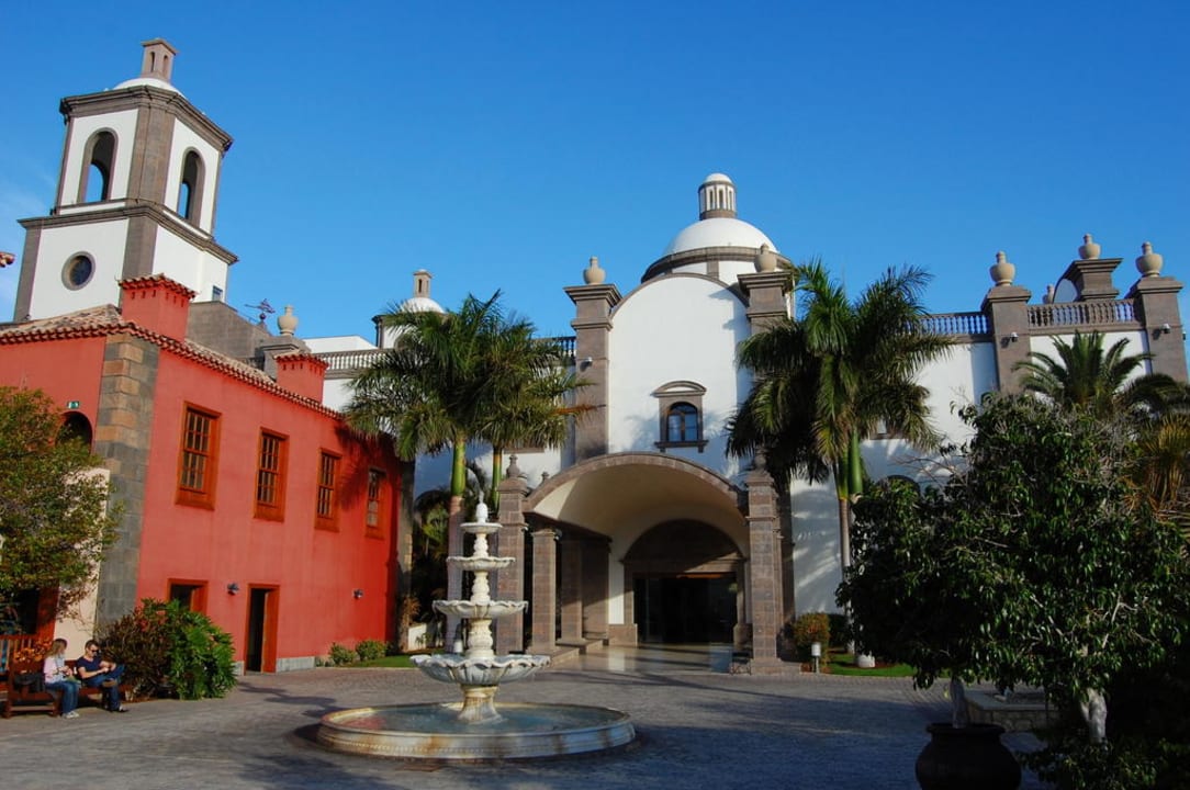 Eingang Lopesan Villa del Conde Resort & Thalasso