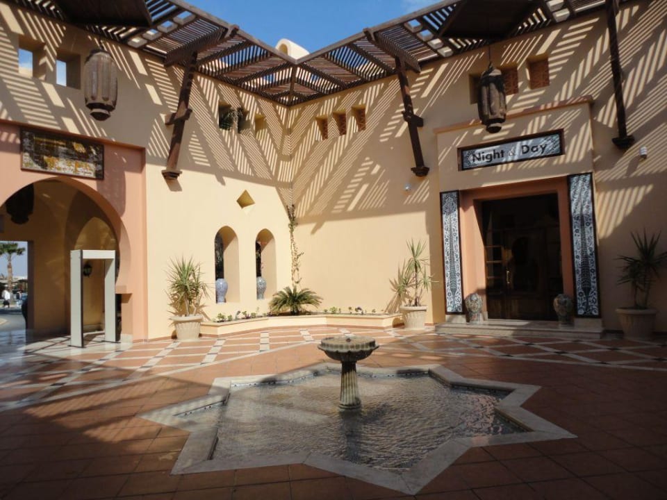 Innenhof Steigenberger Coraya Beach - Adults only