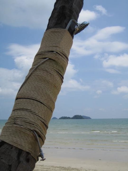 Dusche am Strand Santhiya Tree Koh Chang Resort
