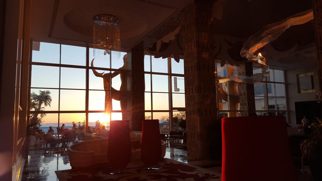 Lobby Azura Deluxe Resort & Spa Hotel