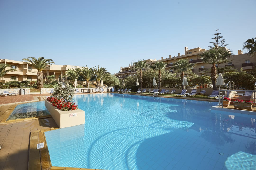 Pool Giannoulis Santa Marina Beach