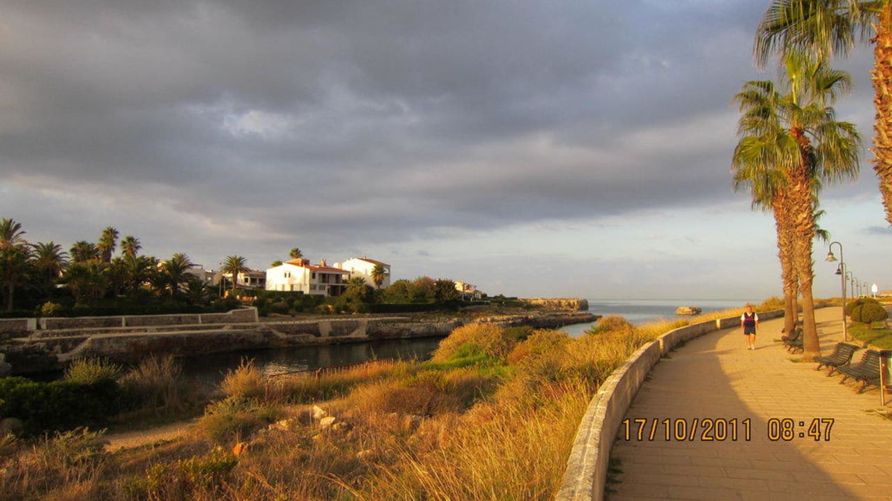 Promenade vor dem Hotel Hotel Port Ciutadella